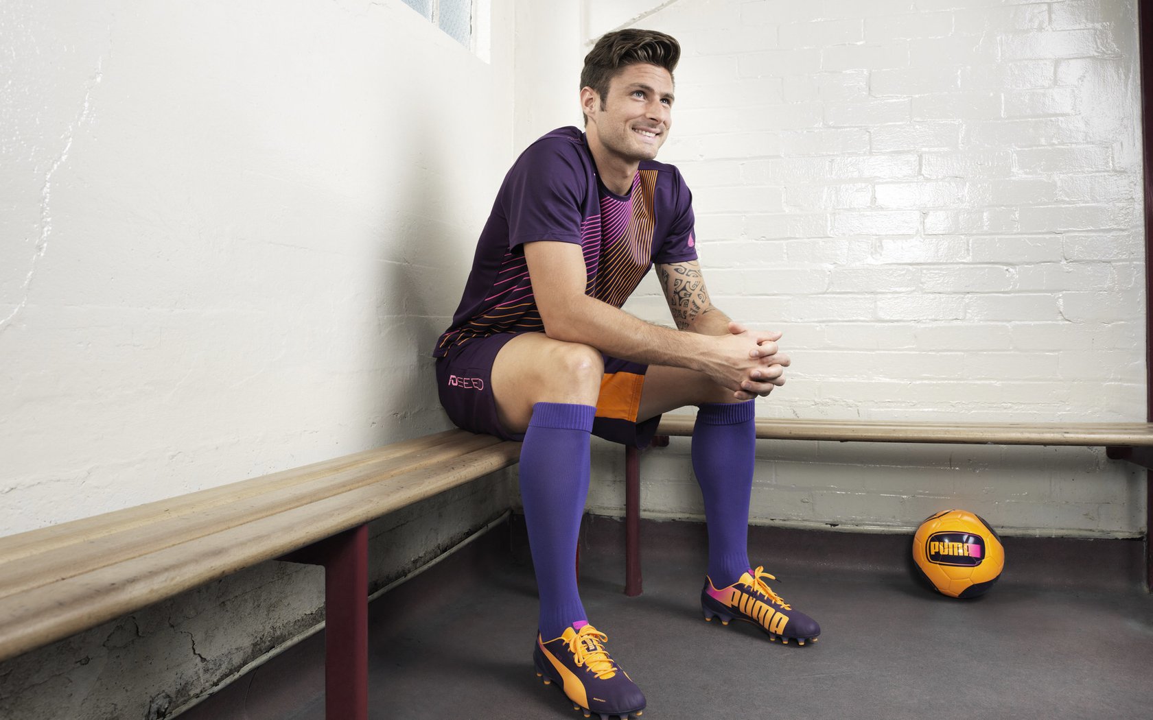 荷兰遭遇波兰，欧洲杯资格前景一片未卜，荷兰欧洲杯荷兰