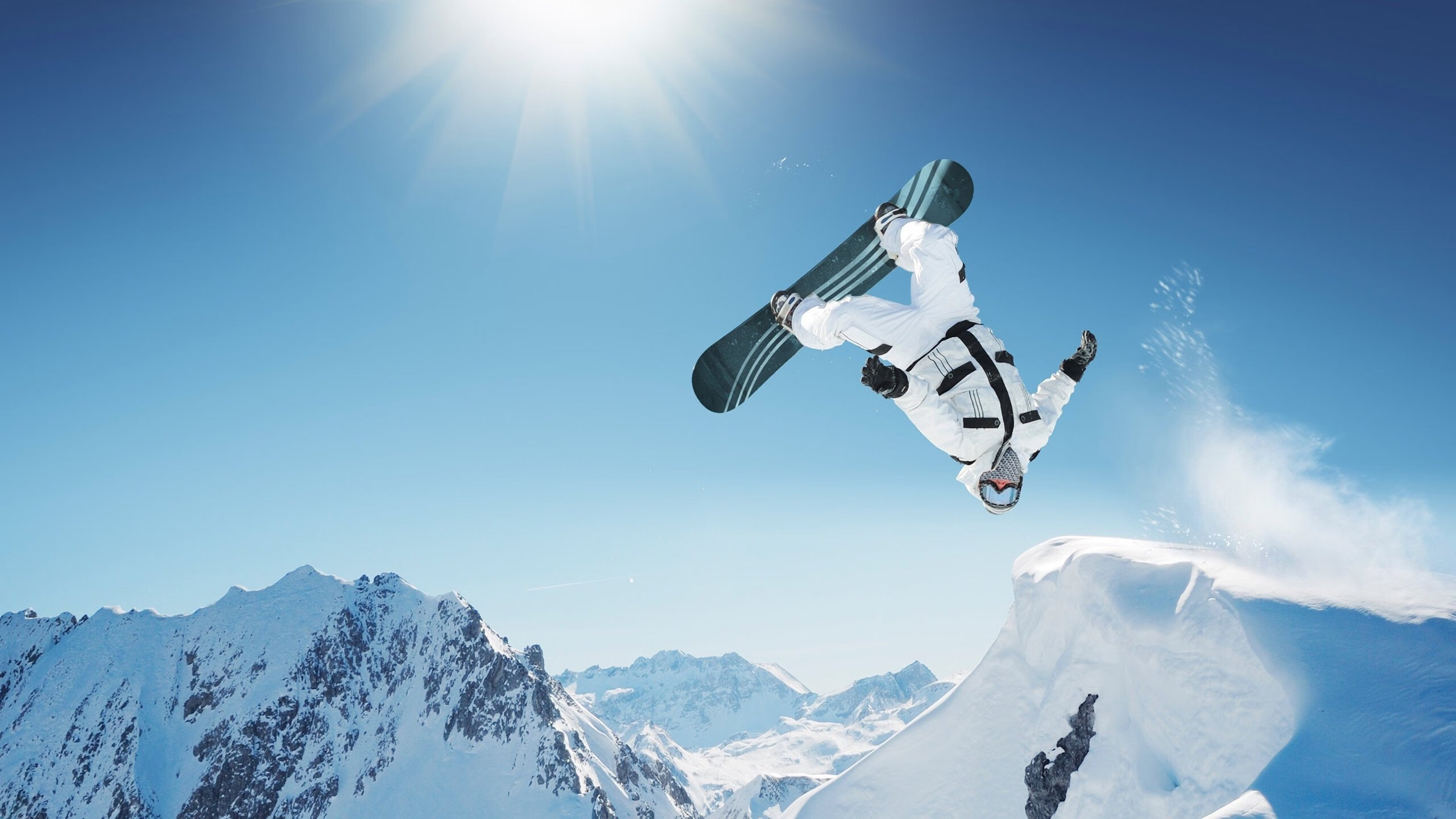 “血战擂台，自由搏击在四川省体育馆点燃激情！”